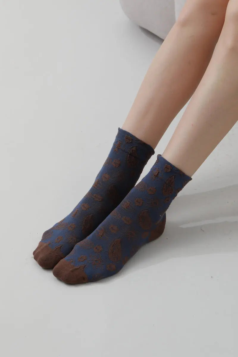 Cashew-Print Socks – Lightweight & Breathable Comfort 🌰🧦