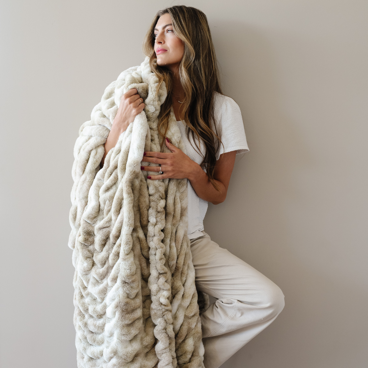 DOUBLE RUCHED FAUX FUR THROW BLANKETS