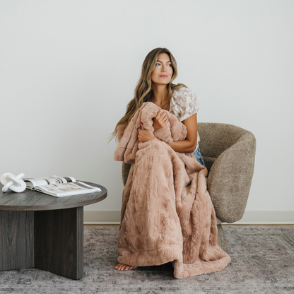 PATTERNED FAUX FUR THROW BLANKETS