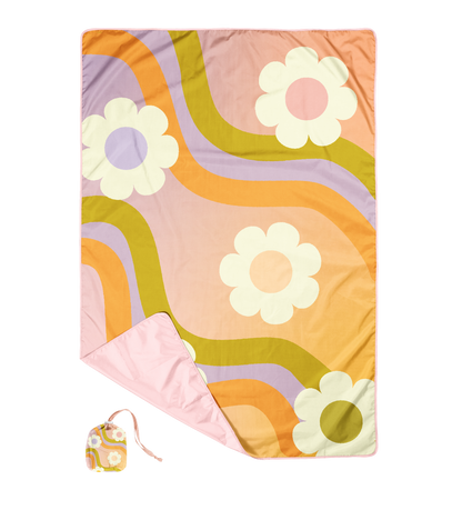 Wavy Daisy Picnic Pal