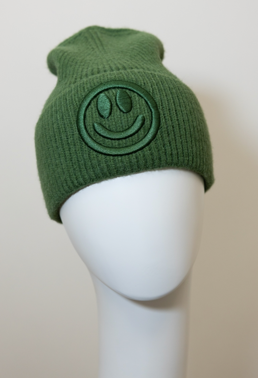 Embroidered Smiley Face Ribbed Knit Beanie