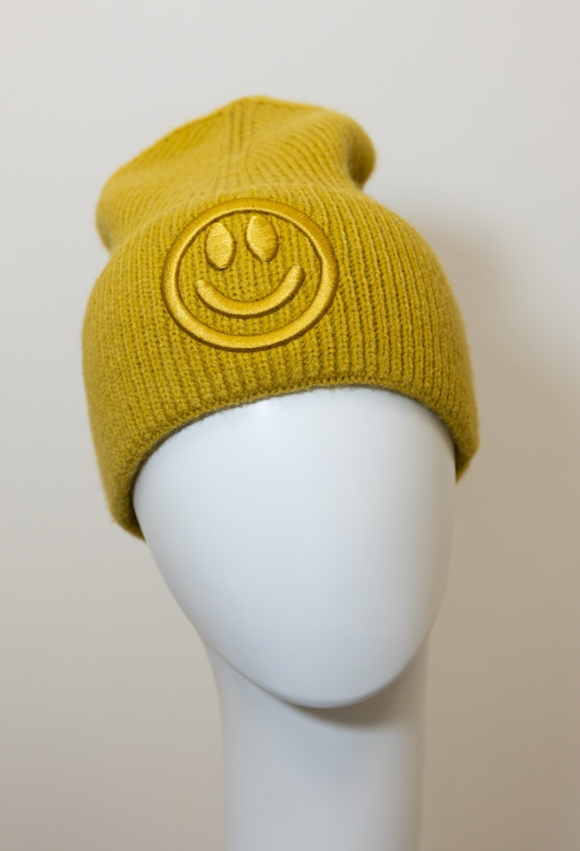 Embroidered Smiley Face Ribbed Knit Beanie