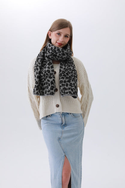Leopard Print Woven Scarf – Animal Pattern Accent 🐆✨