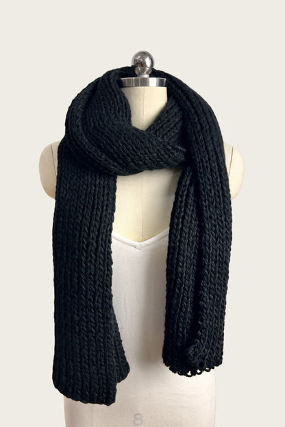 Chunky Ribbed Scarf – Oversized Winter Wrap for Women 🧣❄️ Leto Collection