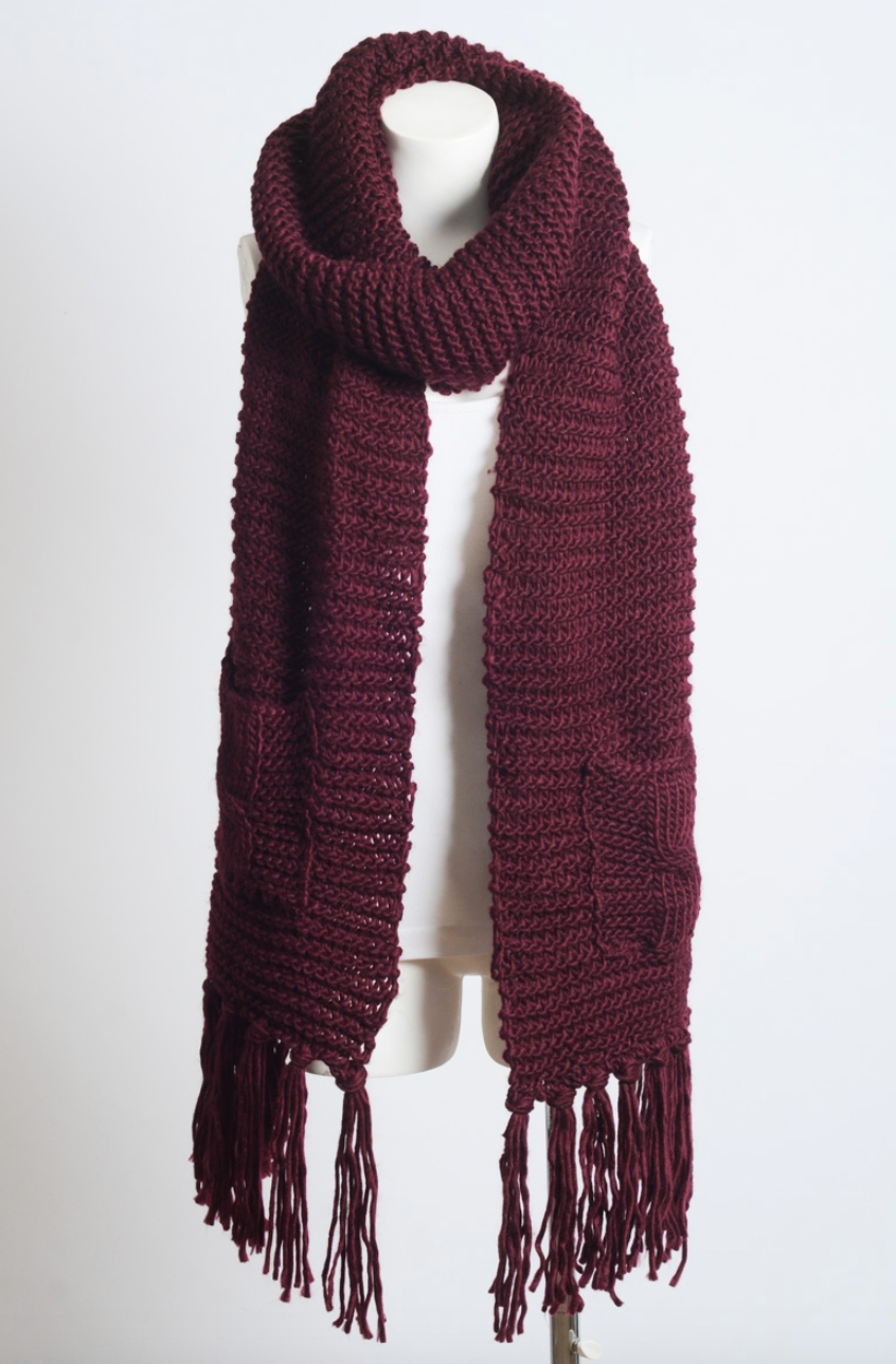 Chunky Oversized Pocket Scarf Cozy, Stylish, and Functional