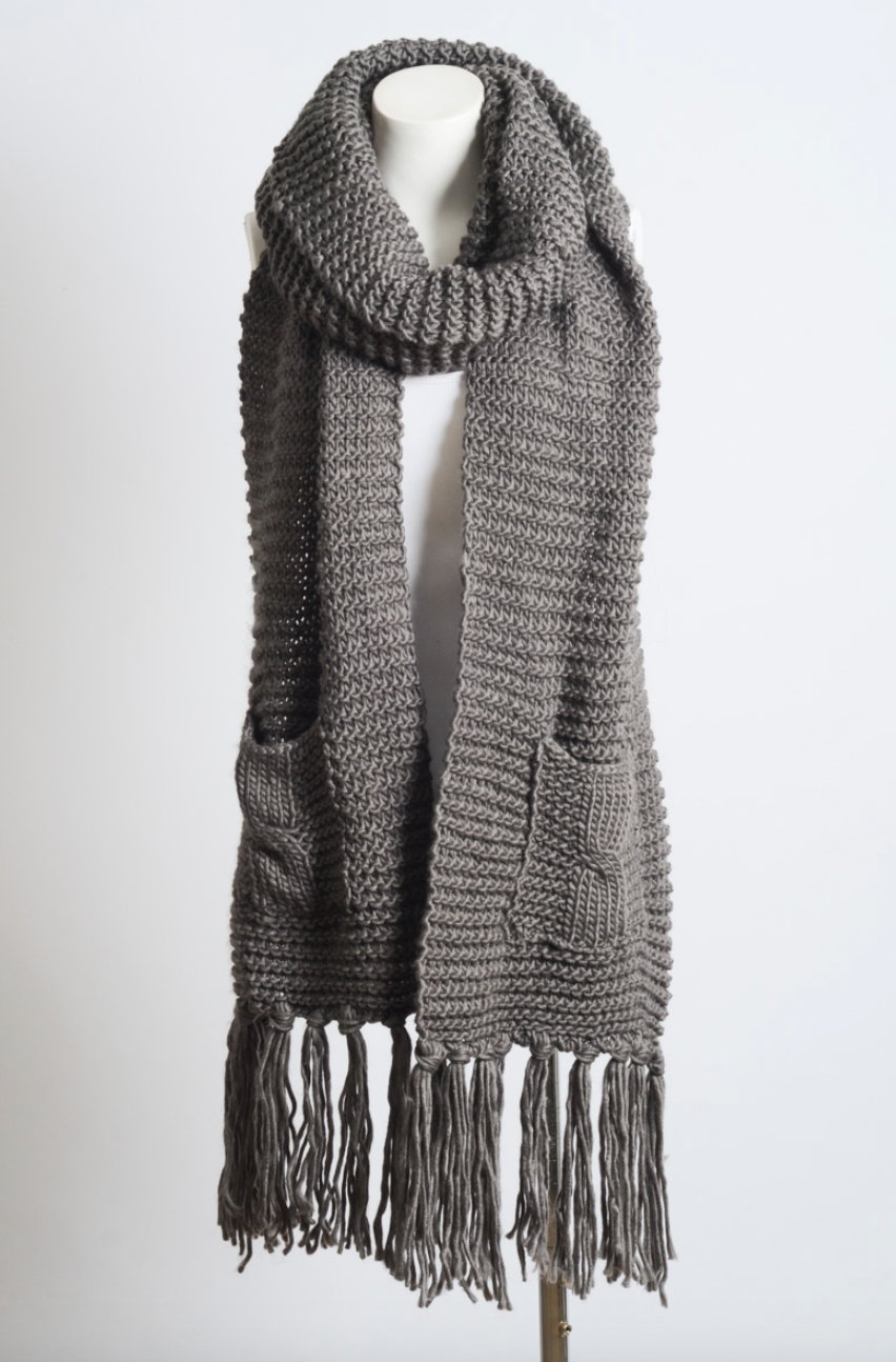 Chunky Oversized Pocket Scarf Cozy, Stylish, and Functional