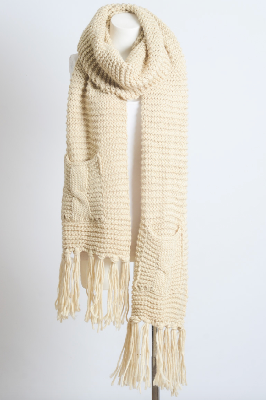 Chunky Oversized Pocket Scarf Cozy, Stylish, and Functional