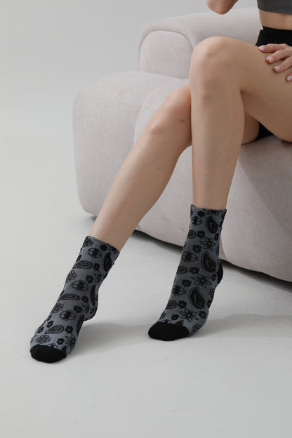 Cashew-Print Socks – Lightweight & Breathable Comfort 🌰🧦