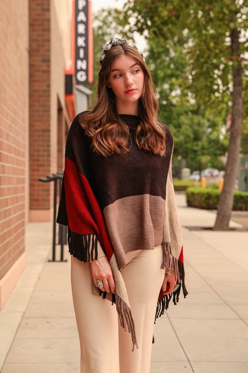 Color Block Tasseled Poncho Ponchos Black/Gray