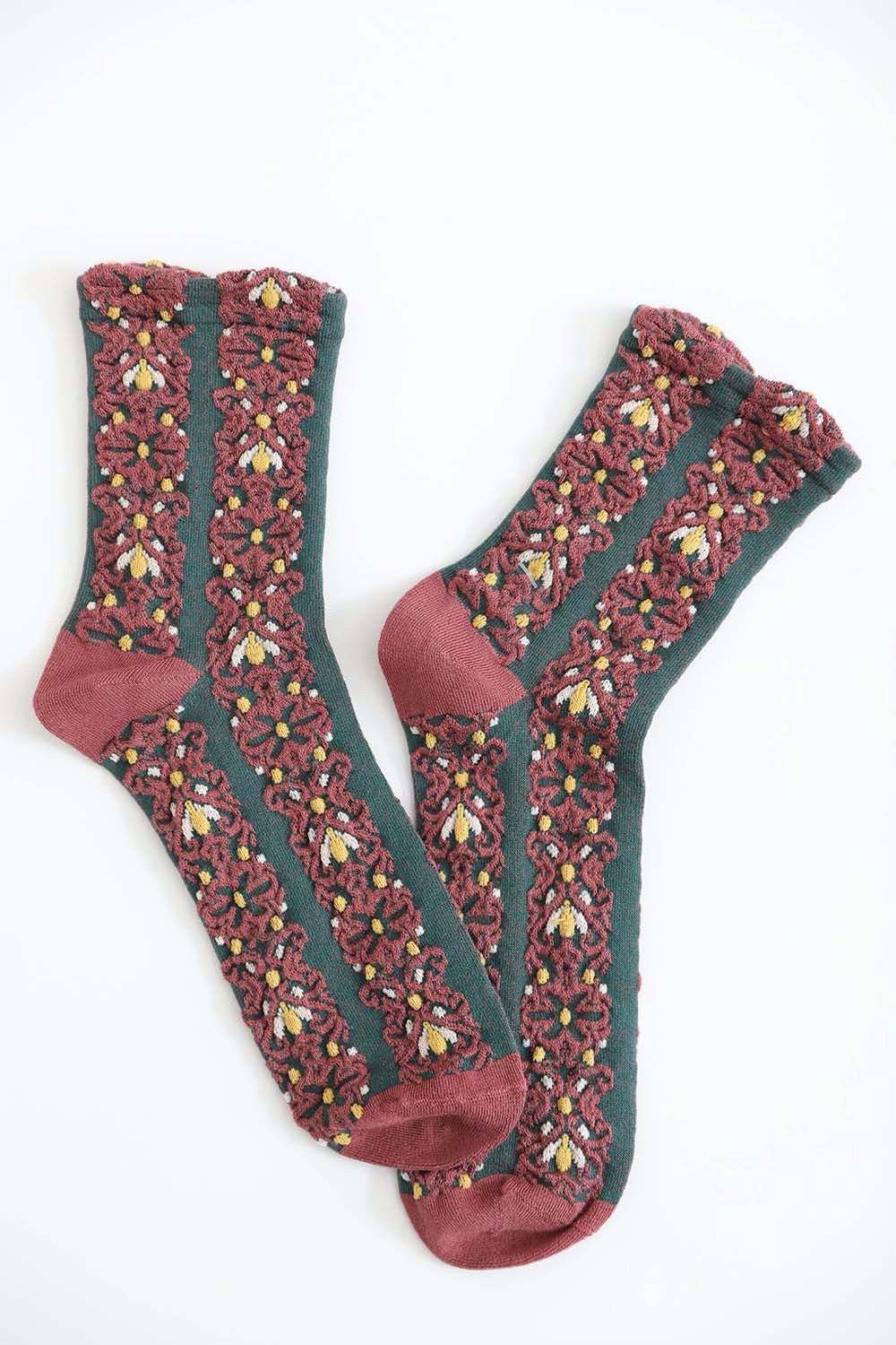 Embroidered Flower Pattern Socks